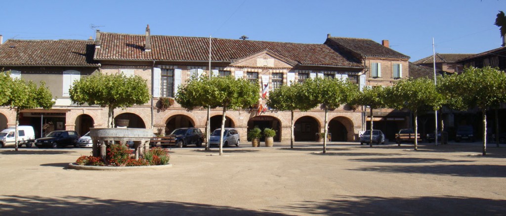 L'hôtel de ville - Lisle sur Tarn